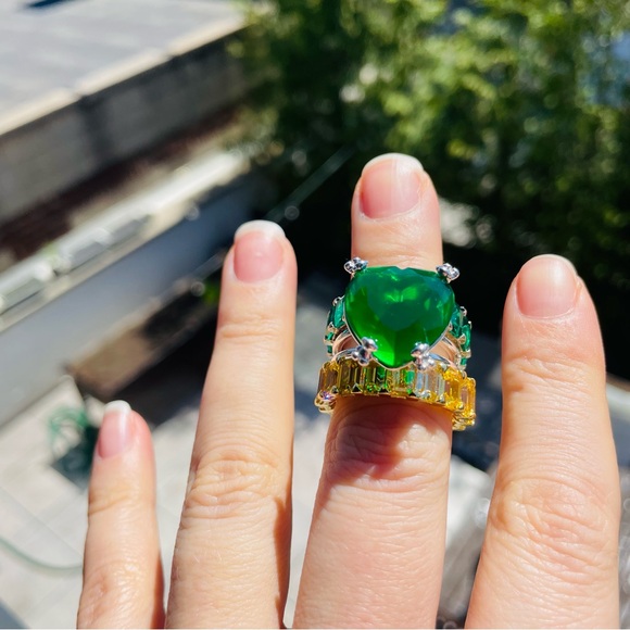 9TCW AAA CZ Oval Cut Eternity Wedding Band Ring - Picture 4 of 16